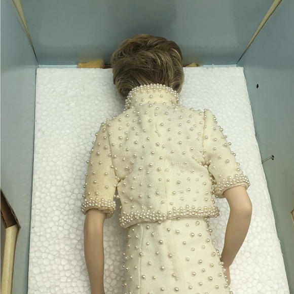 Franklin Mint Princess Diana Doll - Picture 5 of 7